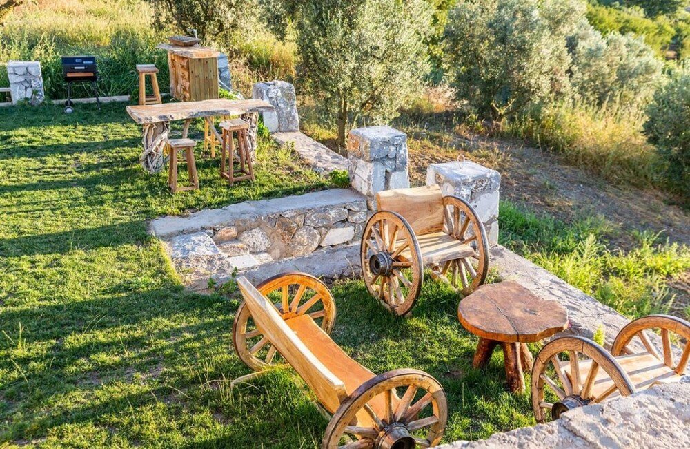 Увезпинар: Magnificient Stone House With Private Pool and Jacuzzi in Iznik Bursa