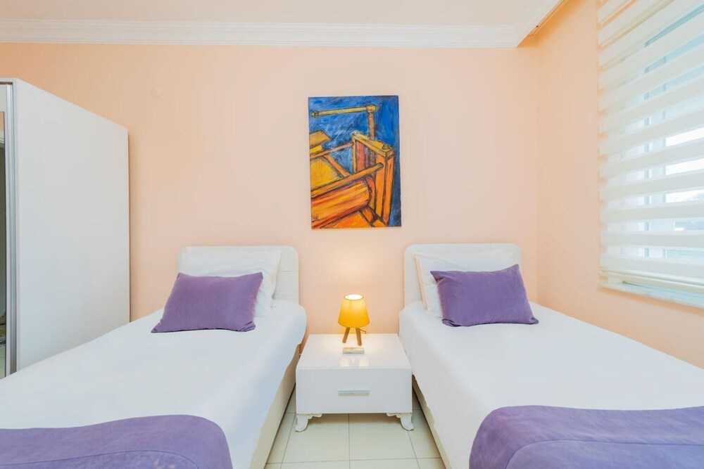 Аксу: Magnificent Flat 300 m to Beach in Aksu