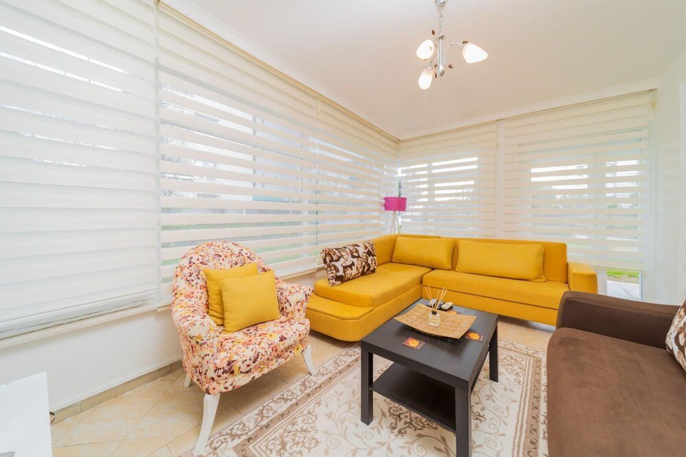 Аксу: Magnificent Flat 300 m to Beach in Aksu