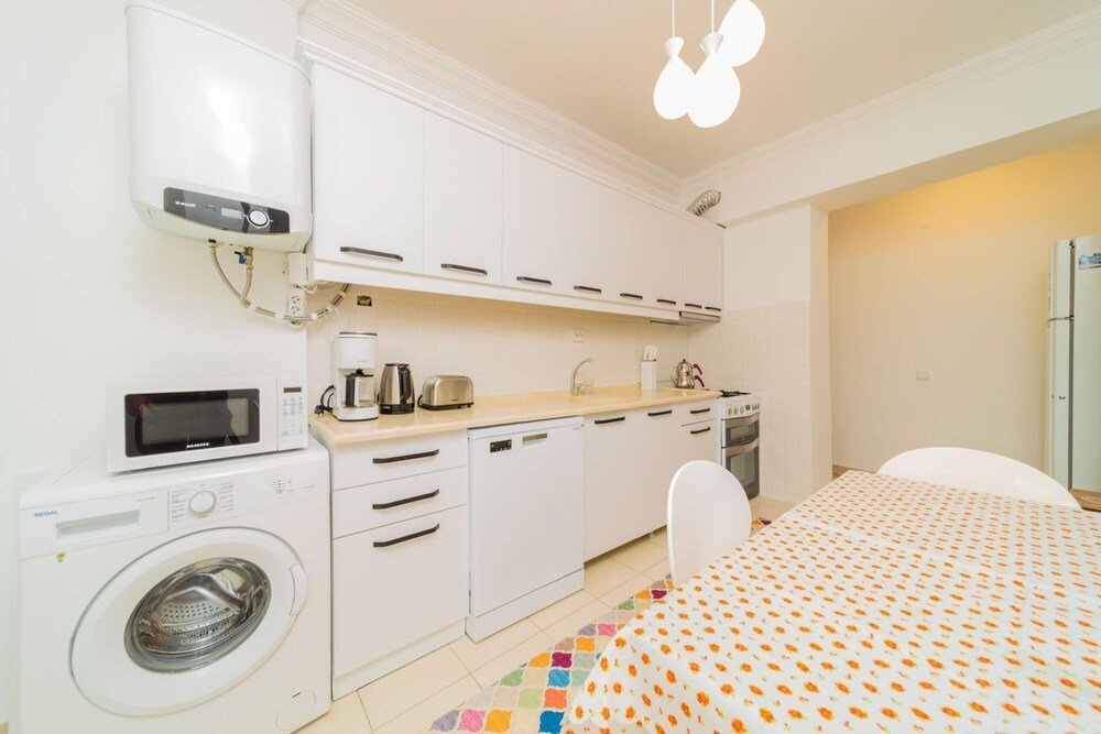 Аксу: Magnificent Flat 300 m to Beach in Aksu