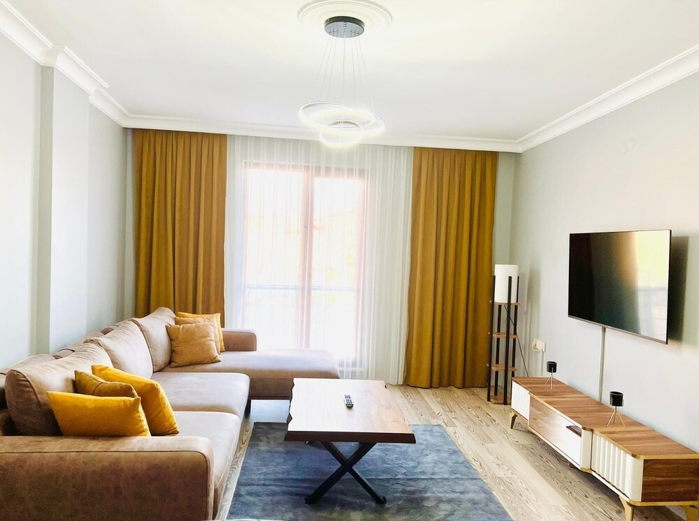 Fully Furnished Lovely Cozy 2 1 Flat In Sisli — фото 1