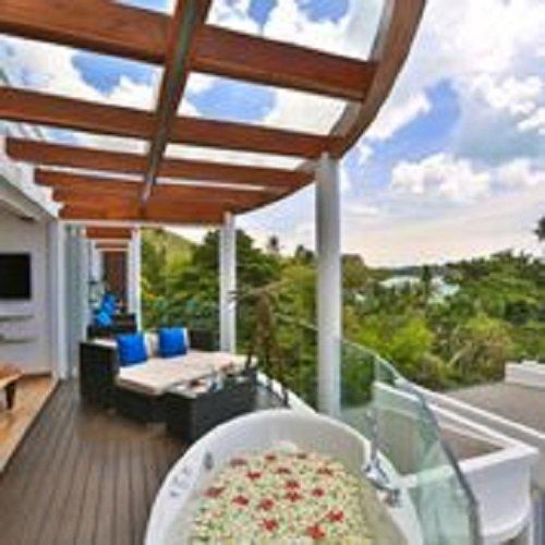 Самуи: Отель The Privilege Ezra Beach Club