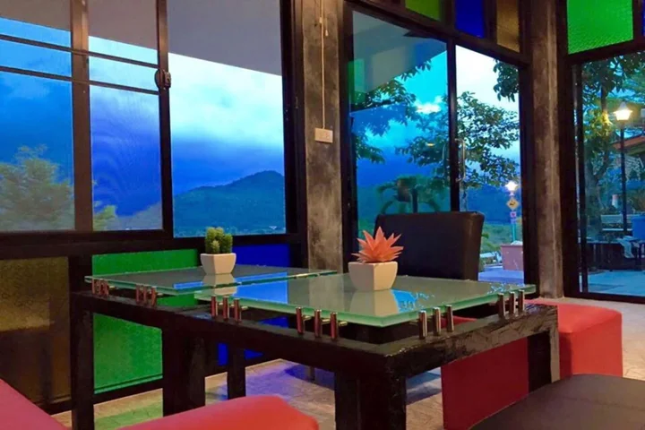 Нонг Нам Дэнг: Tonsilp Art Home