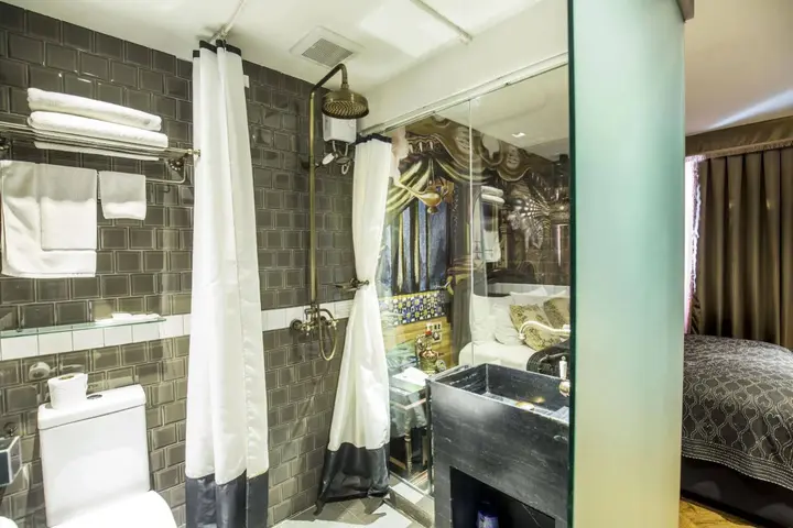Бангкок: PlayHaus Thonglor
