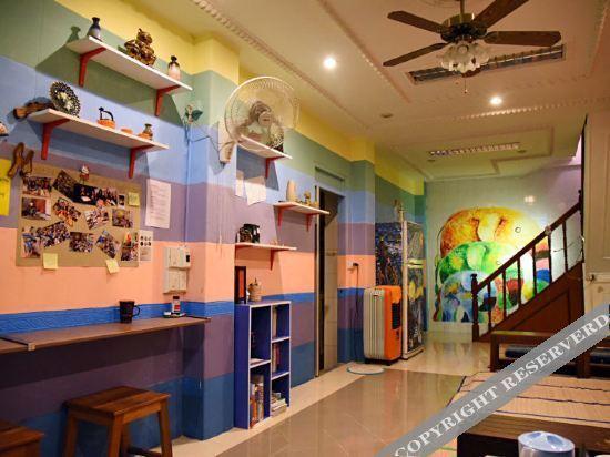 Бангкок: That Summer Rainbow Hostel Bangkok