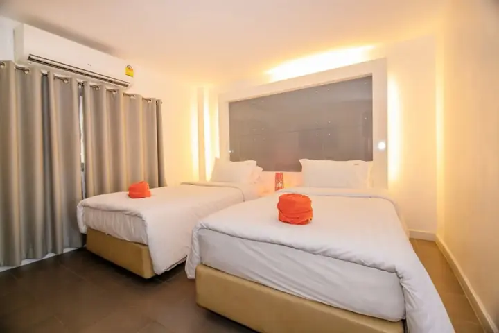 Накхонситхаммарат: The Original Orange Rooms