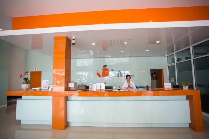 Накхонситхаммарат: The Original Orange Rooms