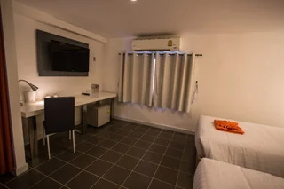 Накхонситхаммарат: The Original Orange Rooms