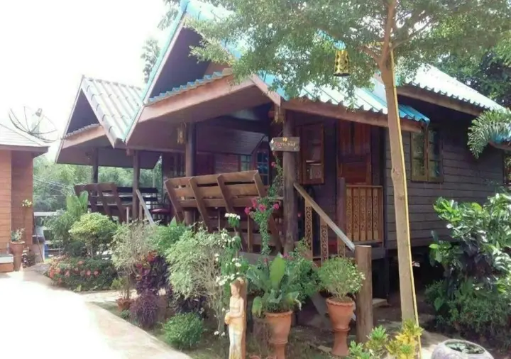 Нонг Нам Дэнг: Ban Mai Suay Resort Pak Chong