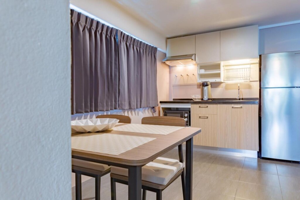 Чаам: The BEACH CHA AM Suites