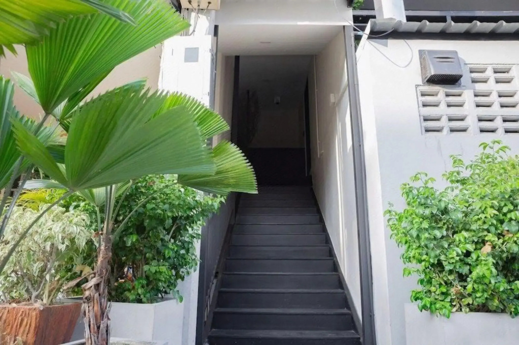 Чаам: The BEACH CHA AM Suites