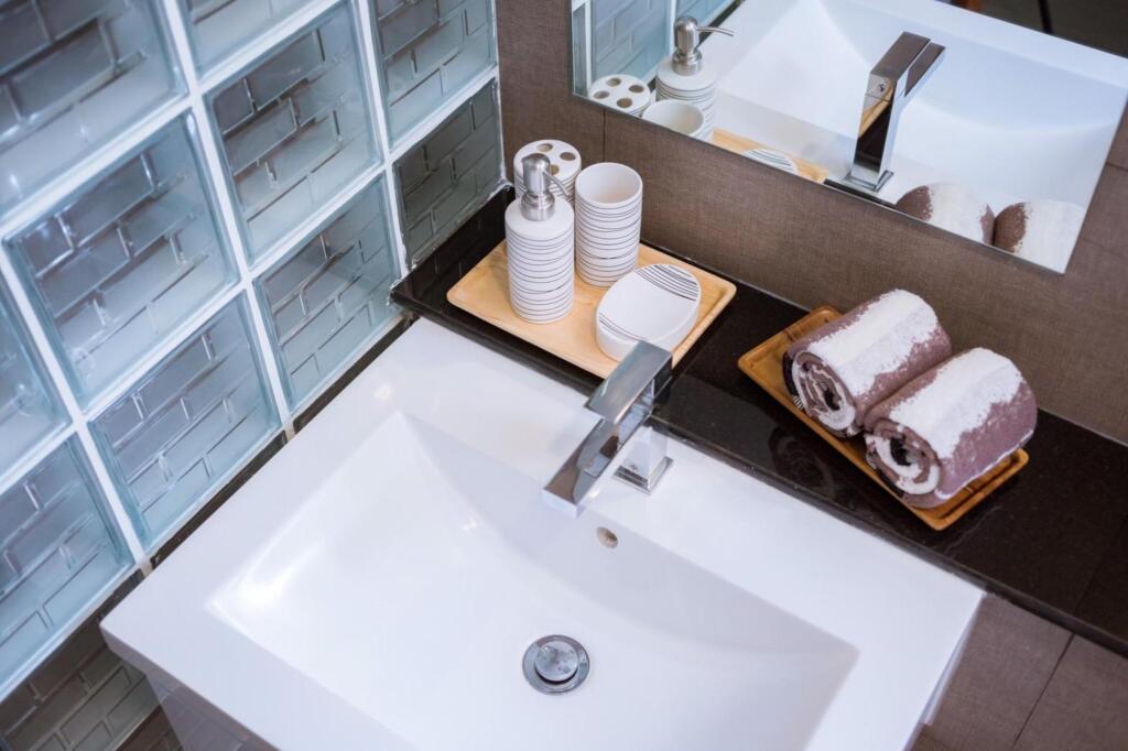 Чаам: The BEACH CHA AM Suites