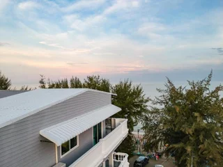 Чаам: The BEACH CHA AM Suites