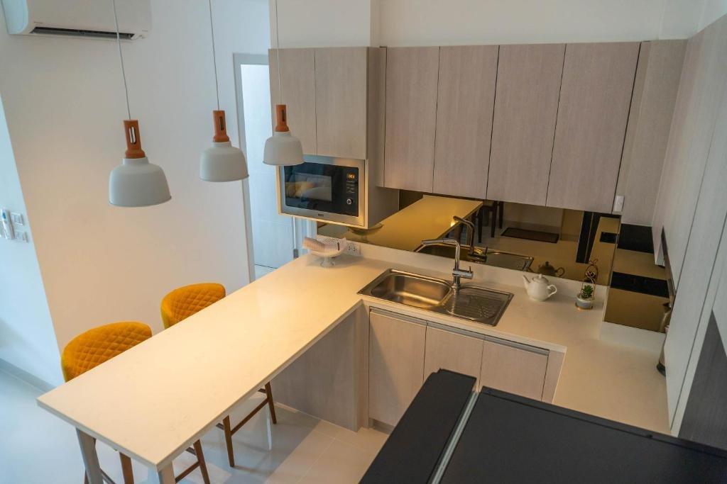 Тхаланг: Cassia Residences