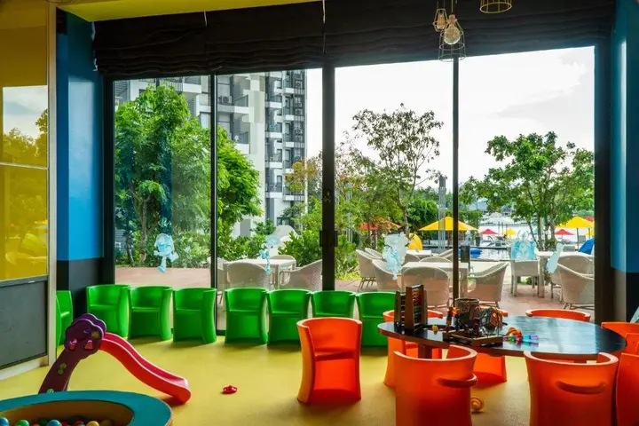 Тхаланг: Cassia Residences