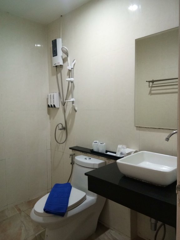 Кату: Island Patong Beachfront Hotel
