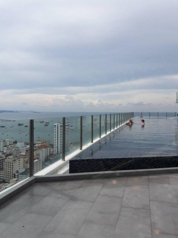 Сирача: The Base Central Pattaya by Avi