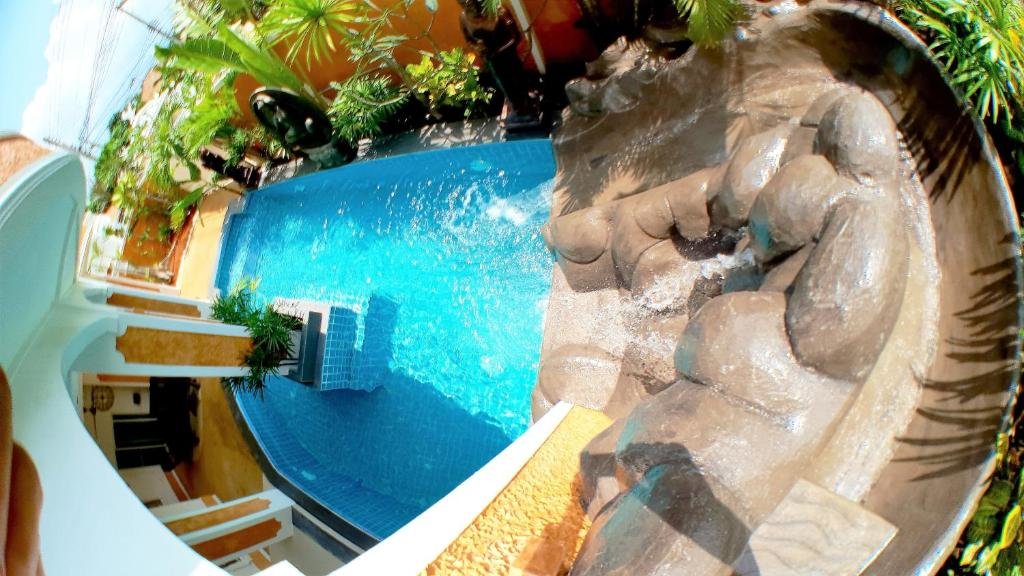 JOOPLAND Luxury Pool Villa Pattaya Walking Street 6 Bedrooms — фото 3