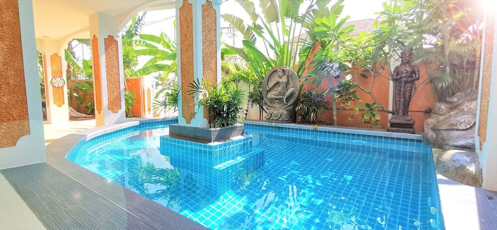 JOOPLAND Luxury Pool Villa Pattaya Walking Street 6 Bedrooms — фото 5