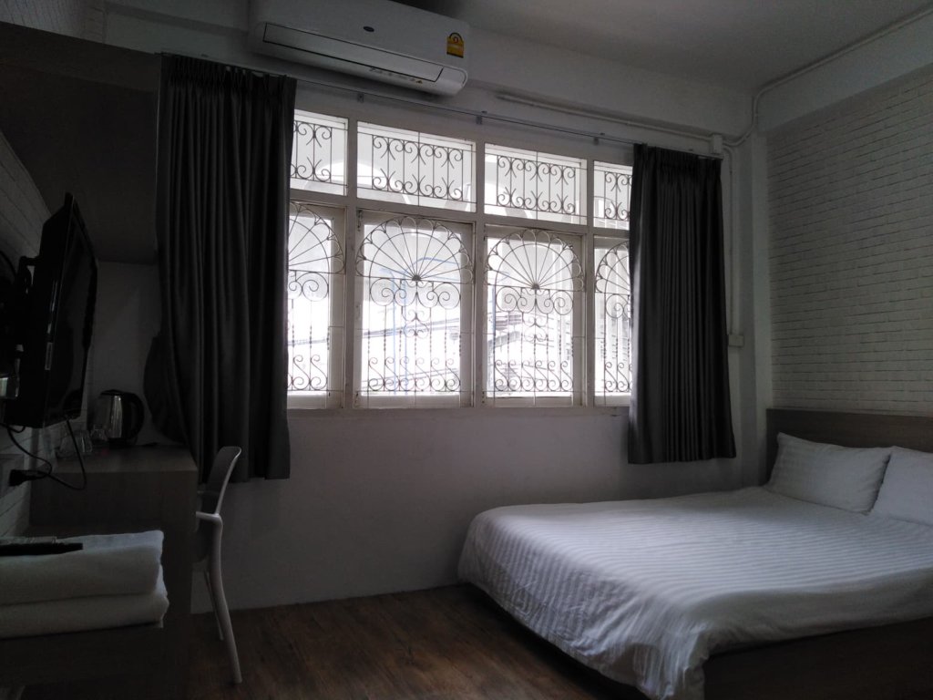 Бангкок: Ze Residence Bang Aor Station
