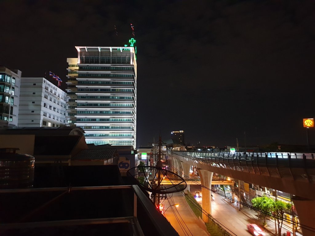 Бангкок: Ze Residence Bang Aor Station