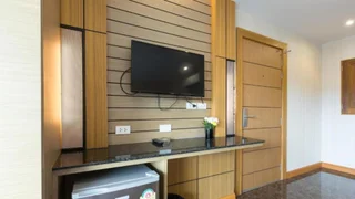 Муанг: Anda Beachside Hotel