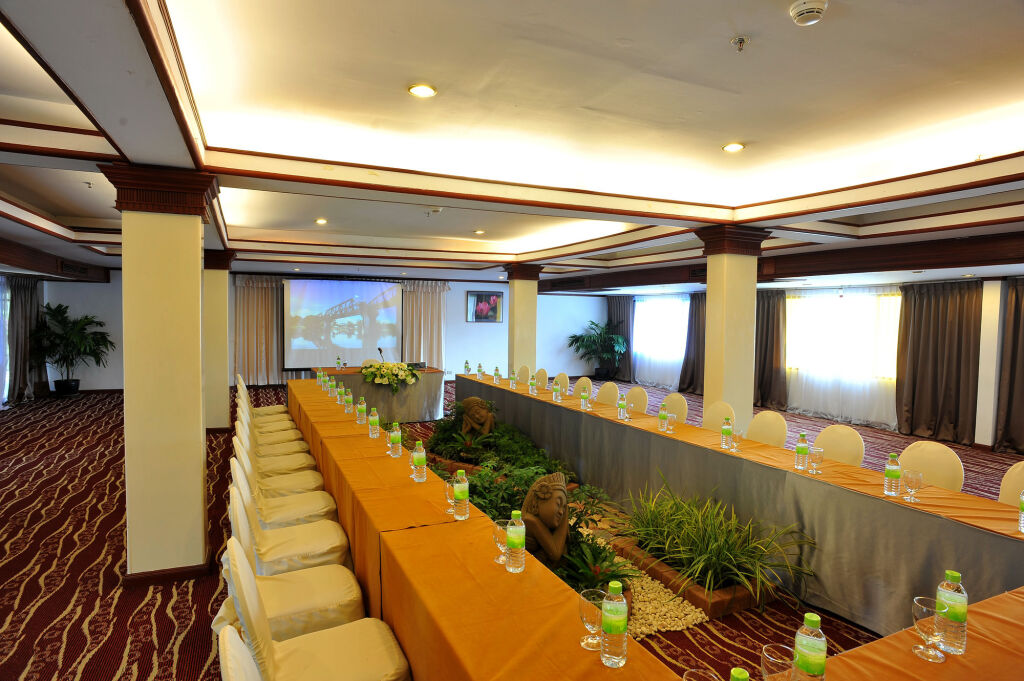 Канчанабури: Felix River Kwai Resort