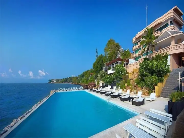 Паттайя: Golden Cliff House