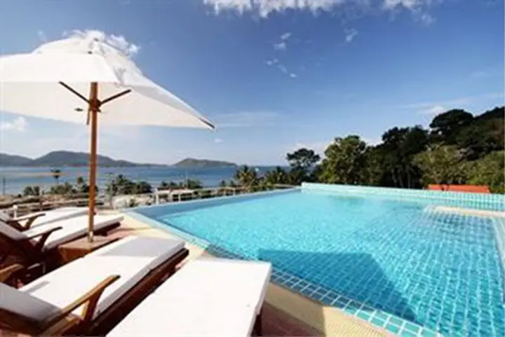 Кату: The Baycliff Residence
