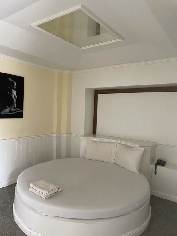 Кхлонг-Янг: Mix hotel