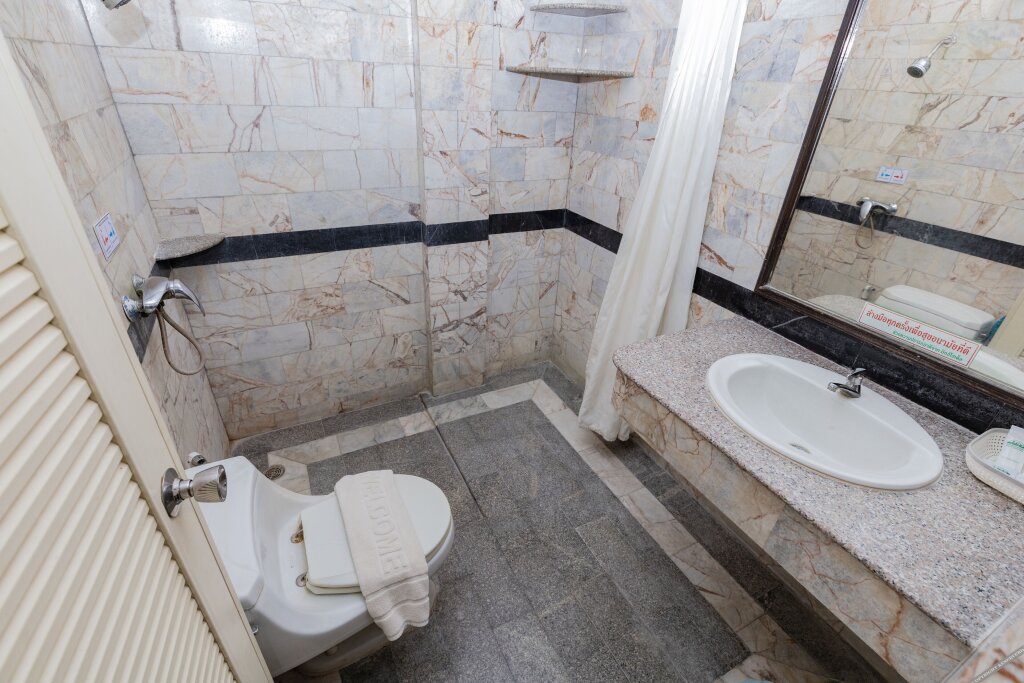 Кхлонг-Янг: Mix hotel