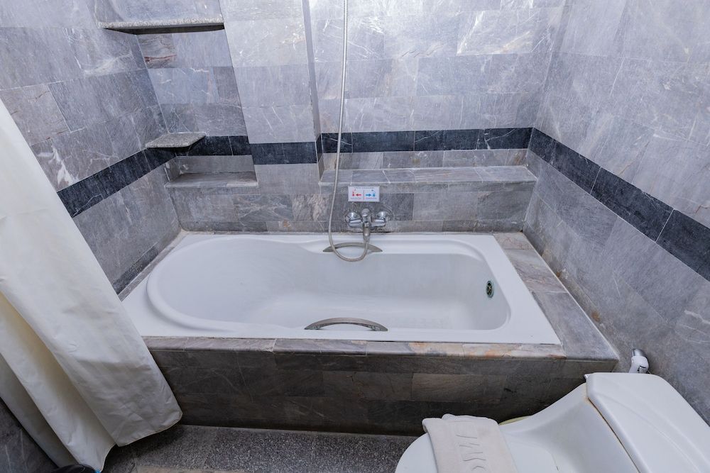 Кхлонг-Янг: Mix hotel