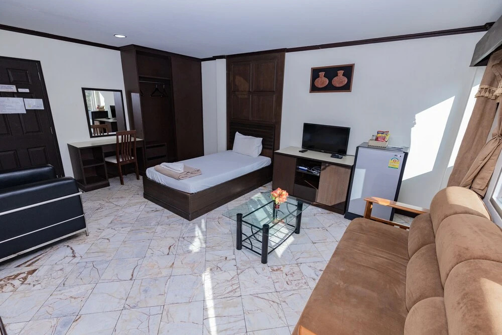 Кхлонг-Янг: Mix hotel