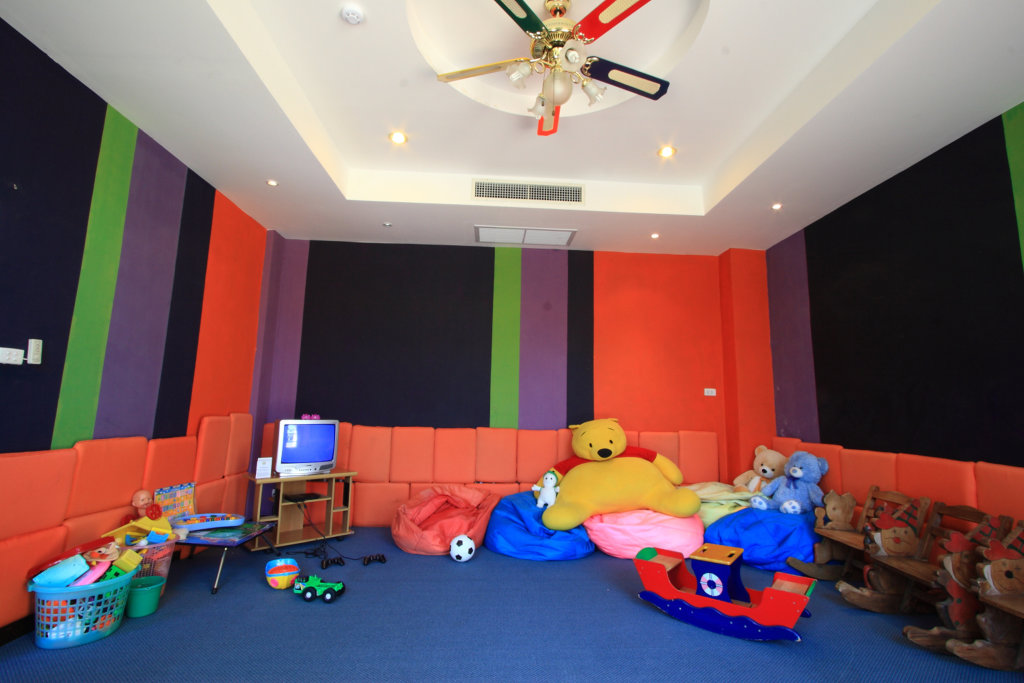 Пхукет: All Seasons Naiharn Phuket