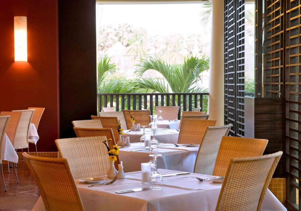 Пхукет: All Seasons Naiharn Phuket