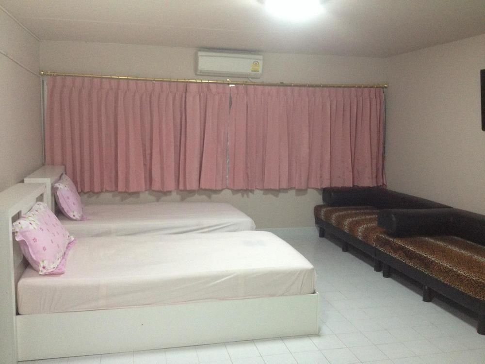Паккрет: 258 Room Place