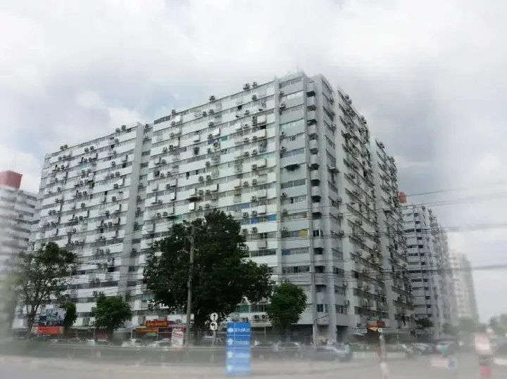 Паккрет: 258 Room Place