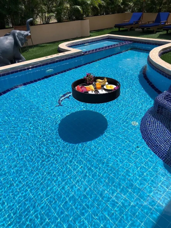 Муанг: Luxury Four Bed Villa Jasmine, Infinity Pool, Full Staff , Chef and Breakfasts