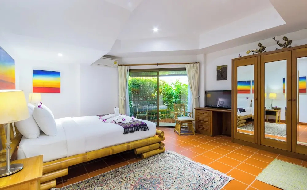 Luxury Four Bed Villa Jasmine, Infinity Pool, Full Staff , Chef and Breakfasts — фото 6