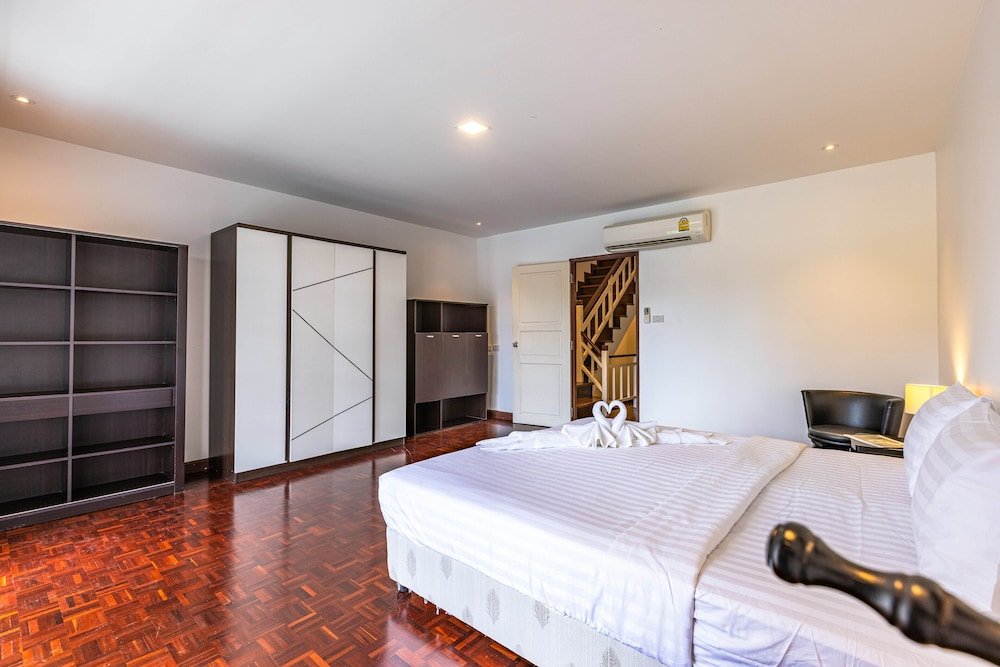 Хуахин: 4 BR Townhouse in Great Location BSS
