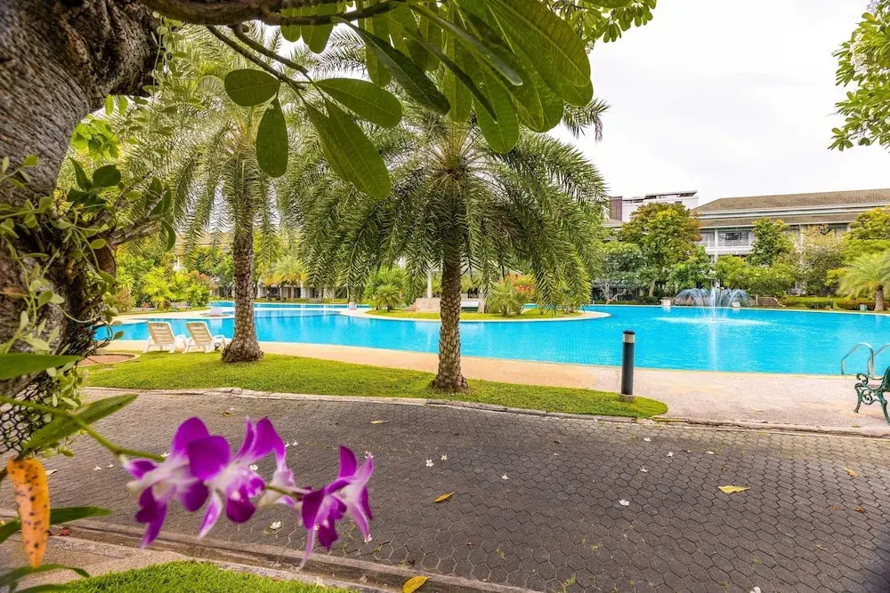 Хуахин: 4 BR Townhouse in Great Location BSS