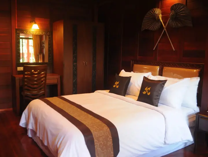 Хуахин: Ruen Kanok Thai House