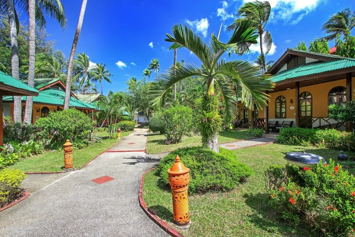 Кату: Eden Resort & Villas