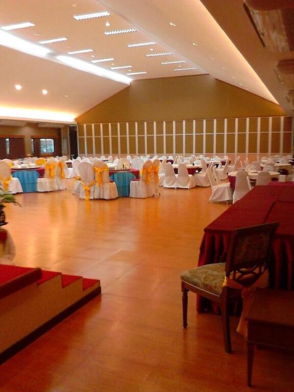 Сакон Накхон: Sakol Grand Palace Hotel