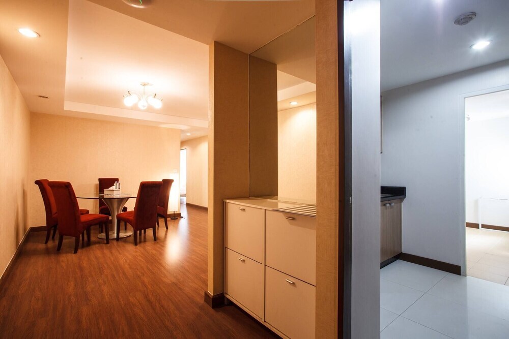 Бангкок: 4A 2bedrooms 2 Bath Downtown Bangkok Near Bts Mrt