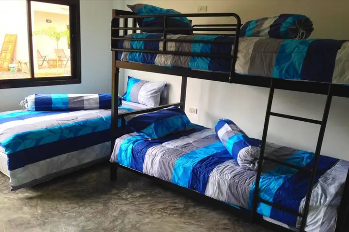 Самуи: Samui Backpacker Hotel