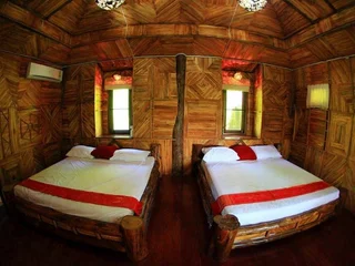 Дой-Сакет: Gobo House