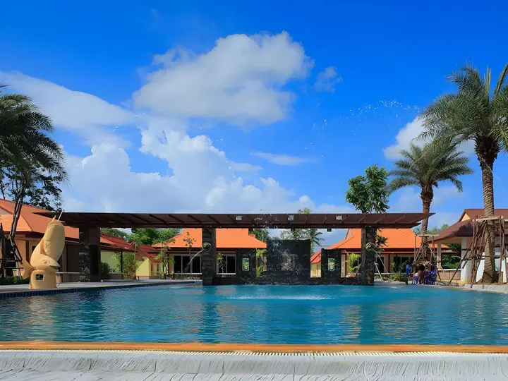 Чумпхон: Pueanjai Resort and Restuarant
