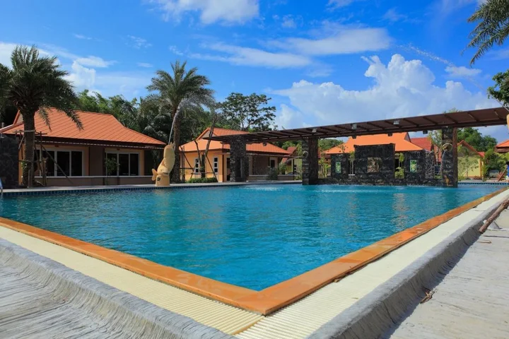 Чумпхон: Pueanjai Resort and Restuarant