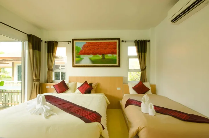 Чумпхон: Pueanjai Resort and Restuarant
